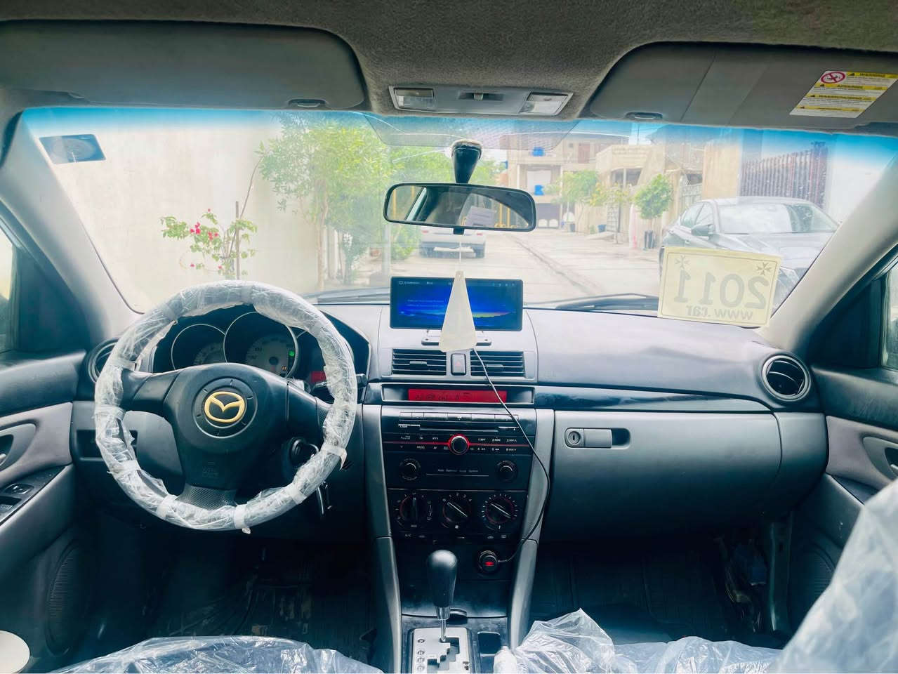 سلاوى خواى گه وره تان لئ بيت
مازدا زوم ٣ مؤديل ٢٠٠٨ گير ئؤتؤماتيك نرخى ٥٧ گه لاو ماعمله 
ره قه موو سه نه وى تازه يه ره قه م بغداده مشروع وه ته نييه ساحيب سه نه وى له كه ركوكه كؤ بؤنى به نزينيشى له گه له   به شه رتى ته حويل و وه كاله سه ياره كه بؤياغ عامه له سه ر ساغى ته كسى بووه كراوه به ره نگه كه ى خوى بئ داعموو لئ دراو مه كينه و گيرى زوم ٦ ى بؤ به ستراوه مه كينه ى ٢٠ به شه رت كامل مه سره فه 
ژ.م *********** كركوك, العراق
