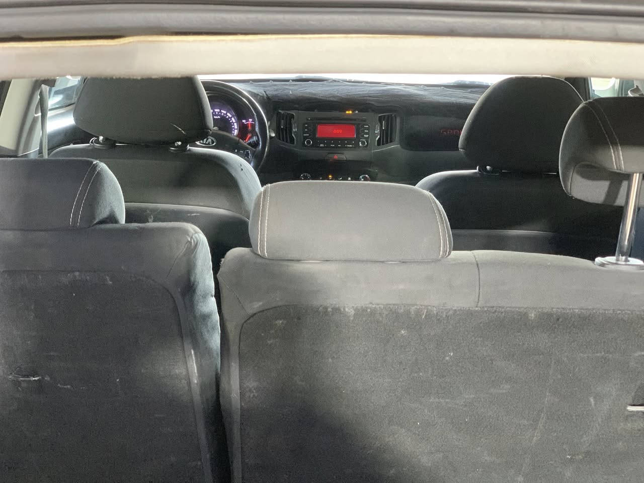 ‏سلام عليكم أخوان سبورتنج للبيع موديل 2014 صبغ عام بدون أي داخل بدون أي ضربة بها طخات بسيطة سنوية الثمانية وعشرين السعر 118 وبيها مجال حق الجاية مكاني واسط الصويرة كير ومكينة وتبريد خير من الله ***********
