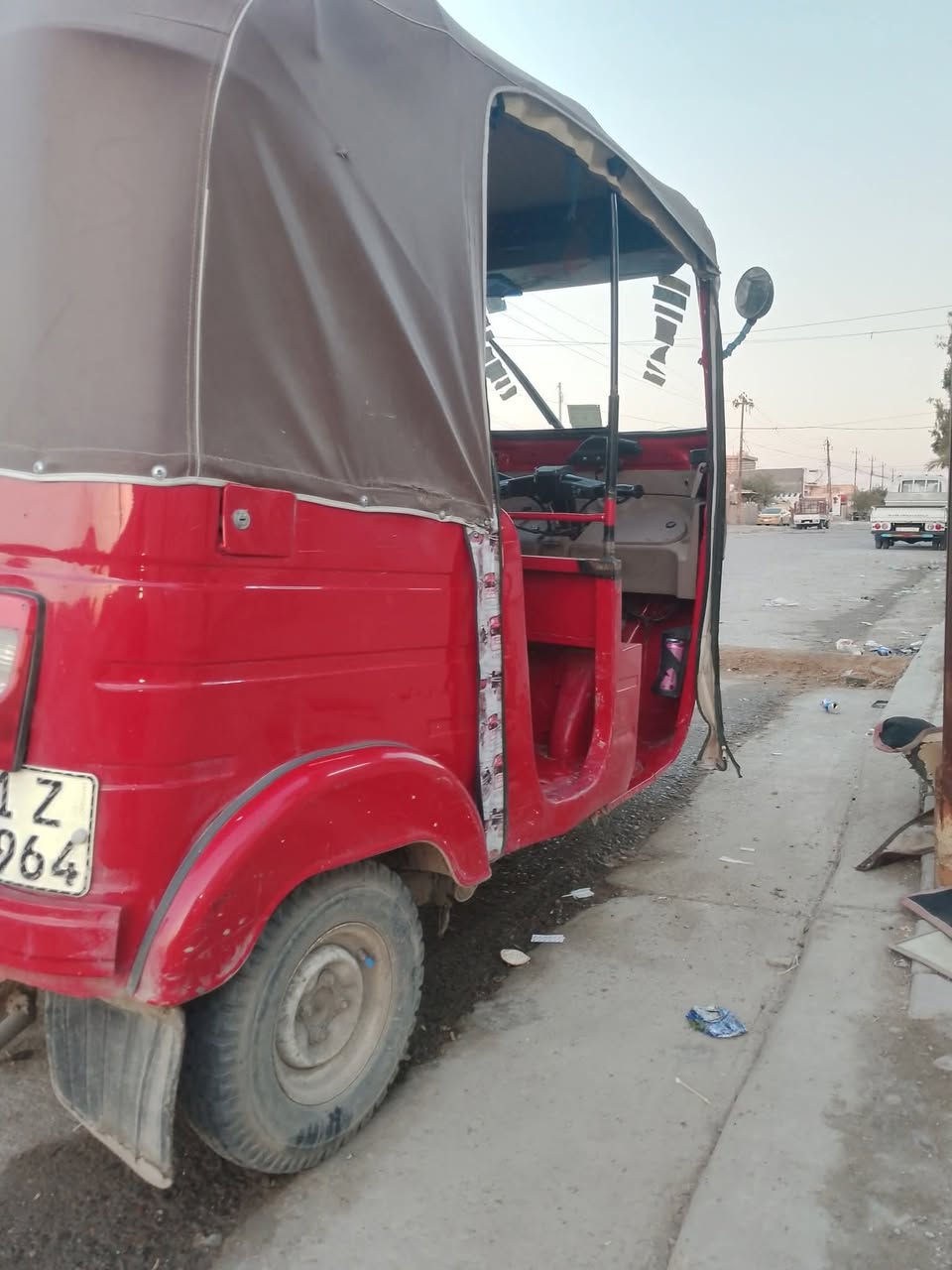 السلام وعليكم تكتك للبيع موديل 18 التكتك خير من الله مكينه 20 مرقمه بسمي تحويل ثاني  كرباءيات كلها شغاله كير اكسن كفاله السعر 4 مليون او 900 او بيها مجال لطيبين عنواني الحسينيه مال الراشديه رقم تلفوني ***********
