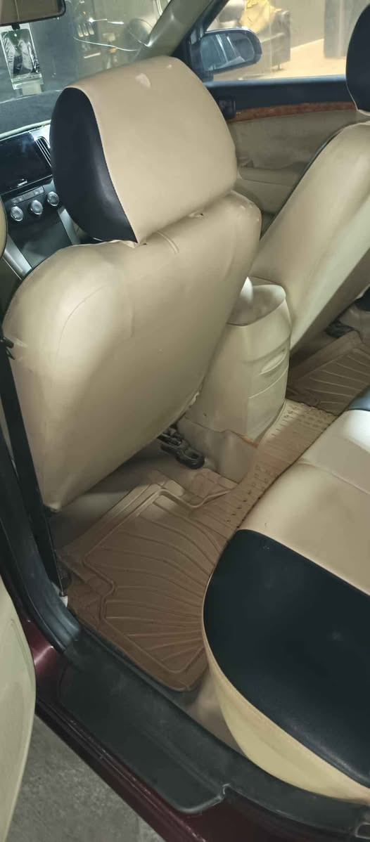 السلام عليكم:  هونداي سوناتا خليجي
رقم بغداد الجديد
موديل 2009
محرك 2400
ماشية 193 الف كيلو متر 
السيارة كفالة من الصبغ والحادث عدا بارد باب السائق مع تكحيل بنهاية الهلال الخلفي 
السيارة جاهزة وممتازة من جميع النواحي 
سعر البيع 122 ورقة 
للاستفسار *********** هيت, الأنبار
