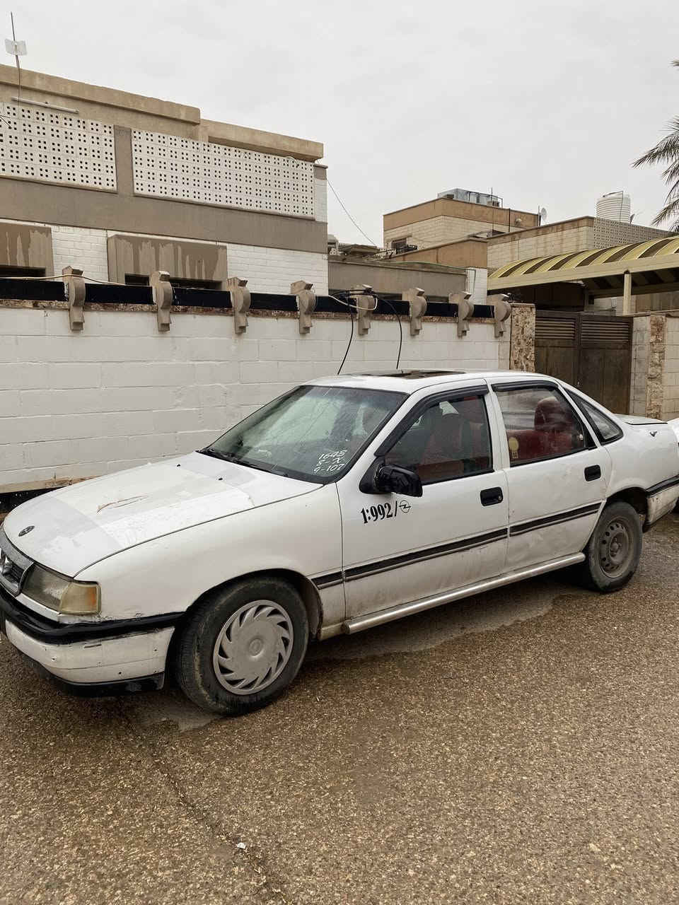 السلام عليكم / أوبل فكترا للبيع موديل 1993 محرك 1600 المحرك خير من الله لاتنقيص ولاتبخير ولااي مشكلة والگير كذلك مكفول باتري جديد تايرات نص عمر  بقية السيارة گدام عينك بيها بعض النواقص بس السيارة ماشية وخير من الله والك الفحص 
سنوية للـ ٢٠٢٧ مشروع وطني تحويل ثاني يوم رقم انبار الماني 
السيارة بأسمي تحويل ثاني يوم  
مكان السيارة الأنبار قضاء حديثة 
سعرها ٢٧ وبيها مجال للشراي 
***********
