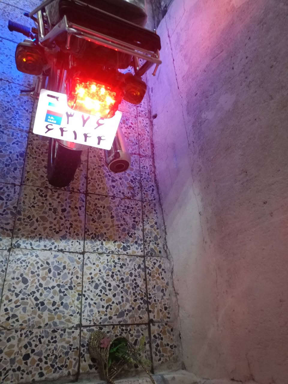 سلام عليكم دراجه للبيع نامه امتياز اوراق اسكنر شبه شلامجه موديل 2025مامتعوبه مكاني كربلاء شهداء سيف سعد السعر 650وبيه مجال قليل (رقم ***********)
