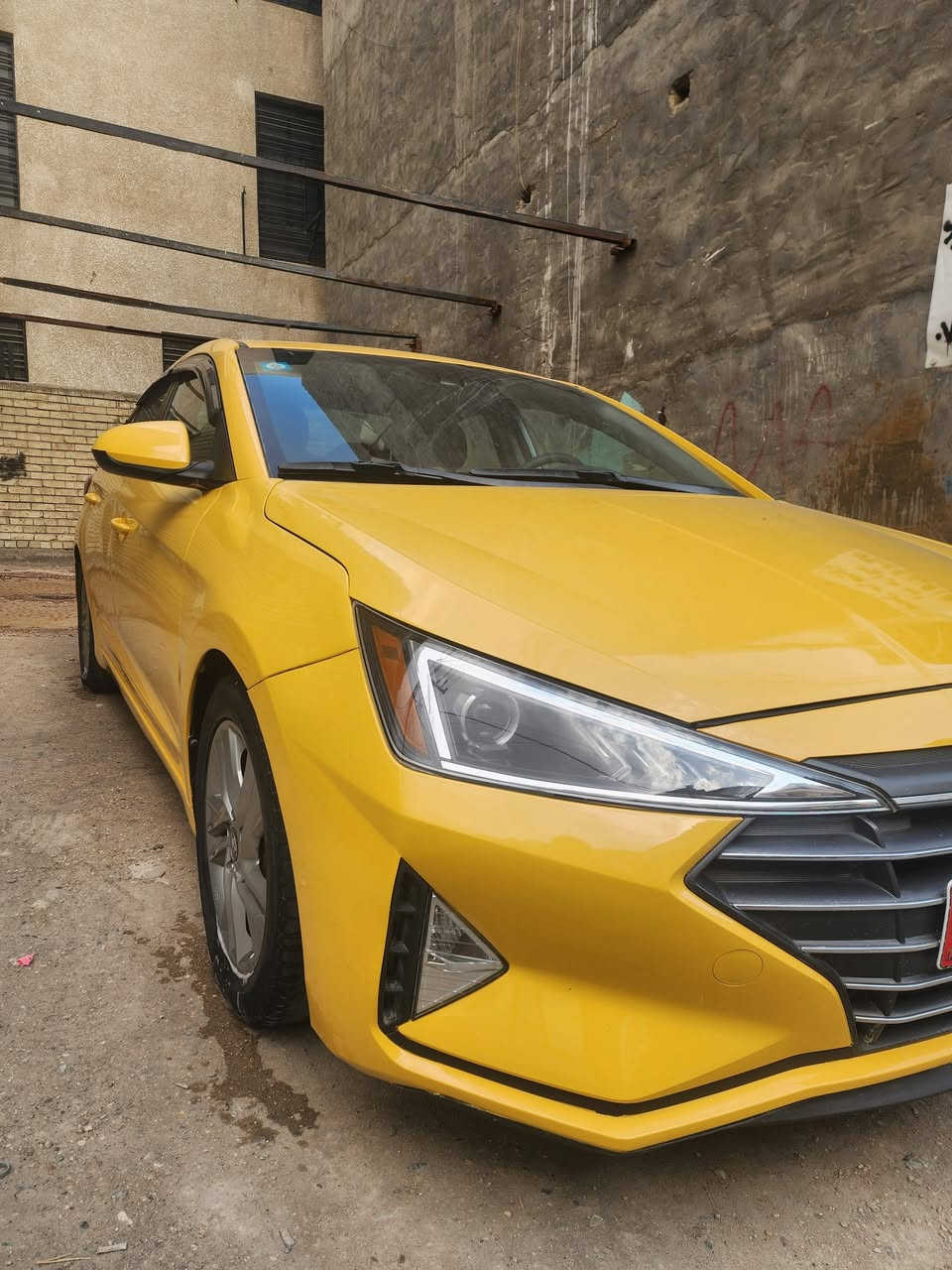 السلام عليكم النترا موديل ٢٠٢٠ بسمي رقم بغداد مكانهه بغداد الدوره ماشيه ١٥٧ صبغ بنيد ودعاميه وجاملغ خلفي ع كد شبر السعر ١٣٣ وبيهه مجال بسيط 
للاتصال ***********
