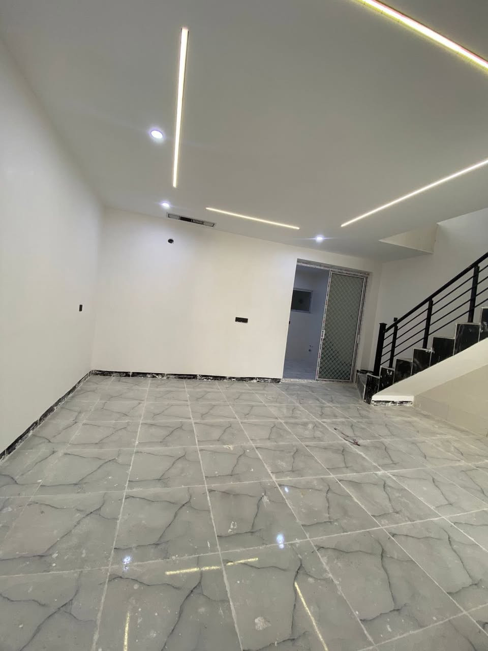 بيتين زيروو للبيع #مقابل_حديقه
بمساحة ١٢٥متر
يتكون من 
٤غرف نوم 
صاله ٢
استقبال 
مطبغ حار بارد 
للاستفسار عبرة الارقام 
***********
***********
الاسعار جداً مناسب في رابط قناة تلكرام
https://t.me/ahmadmuftah199 👈
٨؛٥٠
