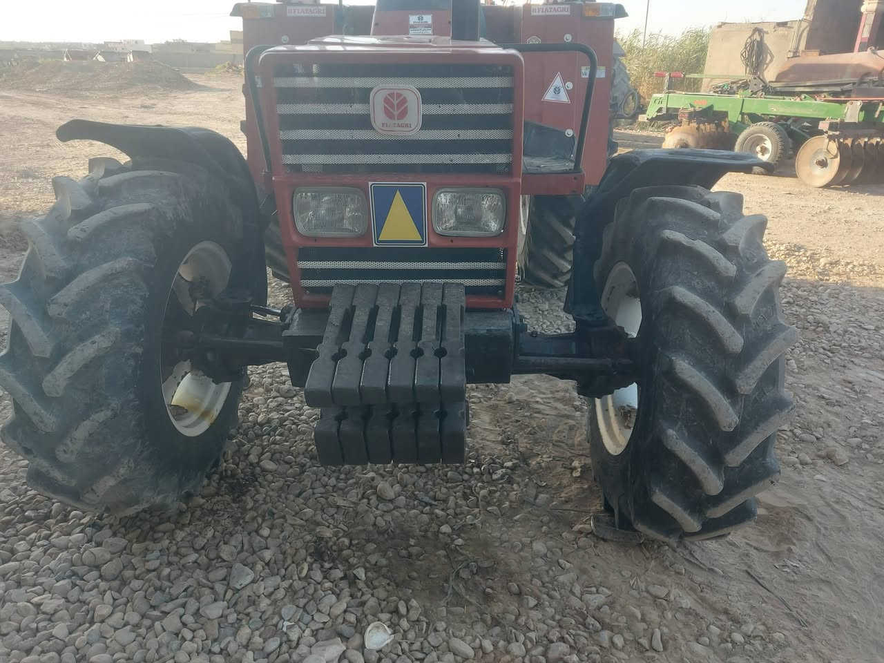 للبيع فيات حجم 80.90
كشف رقم تحويل نظيفه ومكفوله بيه صبغ 
السعر ٢٤ وبيه مجال
***********/*********** الزبيديه
