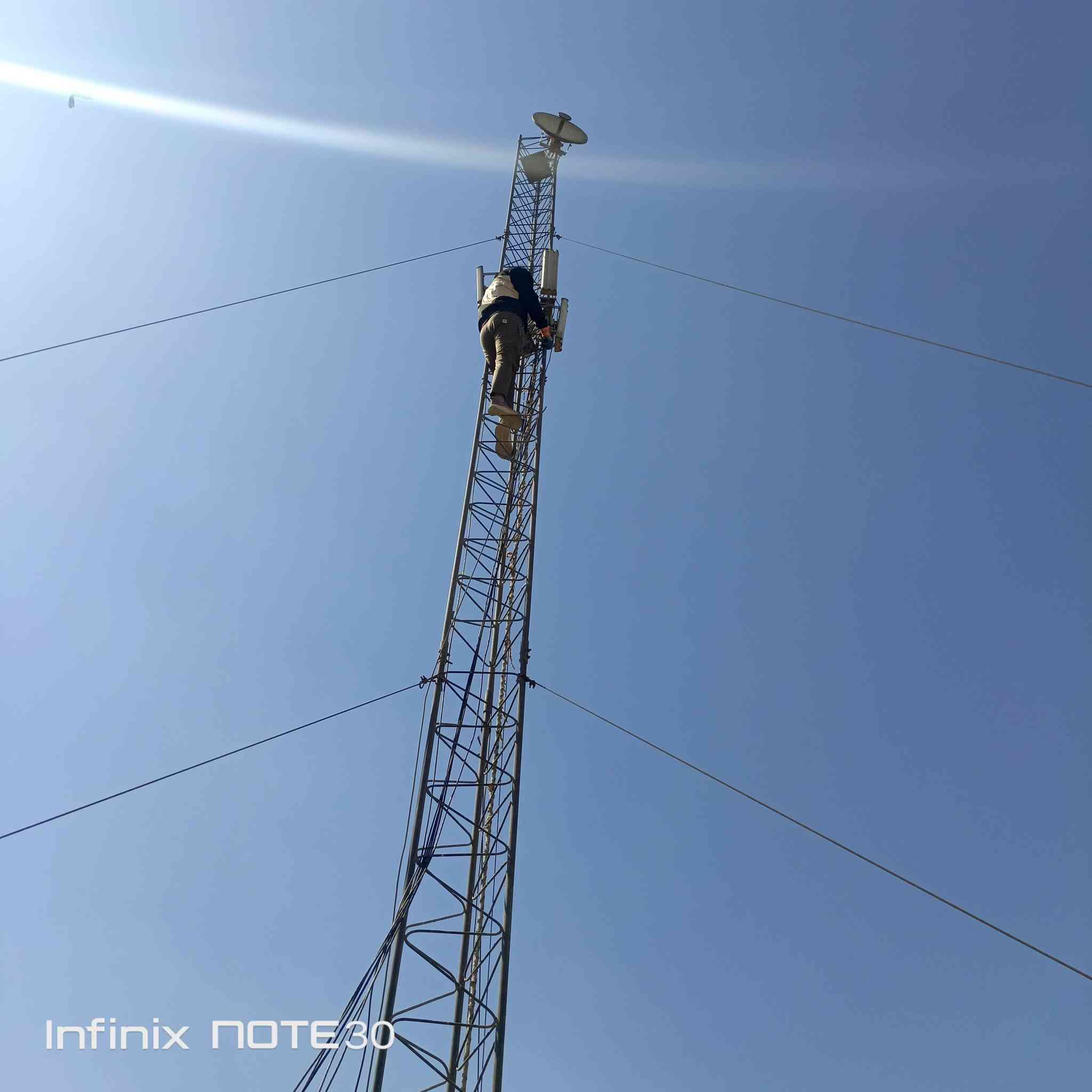 سلام عليكم
تم فتح ونقل وشد برج ايراني ١٥ متر في مدينه الصدر 
يوجد كادر محترف في فتح وشد ابراج
***********
‏‪***********‬‏
متوفر واتساب
