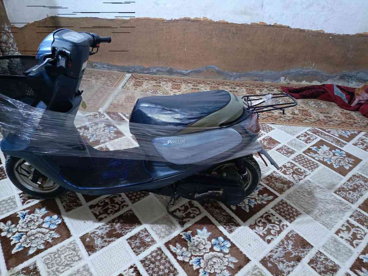 دراجه منغولي بلادیه برغي ما مفتوح بیها السعر ٤٥٠وبیها مجال***********
