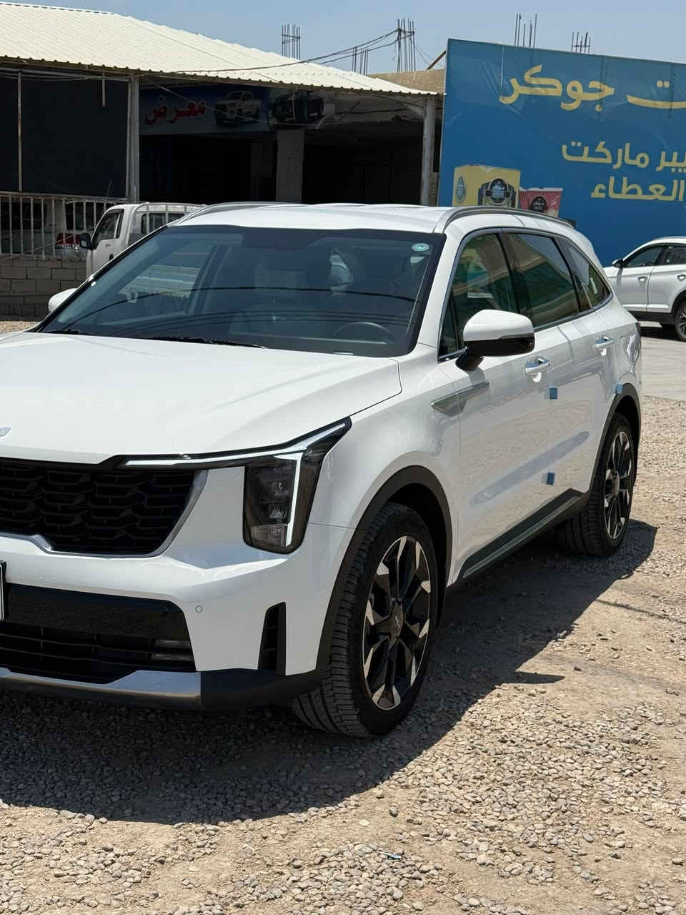 السلام عليكم
سورنتو 2025
رقم اربيل 
كفاله عامه 
ماشيه 3 الاف 
فول مواصفات عدا. البنراما 
ماكني واسط الصويره 
***********
