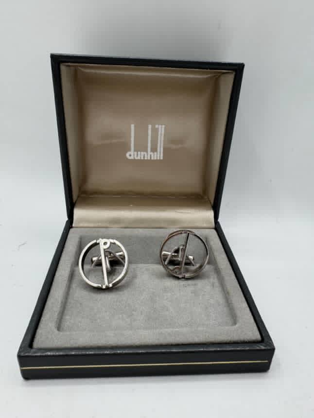 ماركة دنهل فنتج
فضةغير مستخدم بالعلبة 
السعر 100 مع التوصيل


**إذا كنت صاحب هذا الإعلان وتريد حذفه لأي سبب، رجاءا أرسل رسالة إلى الدعم الفني**