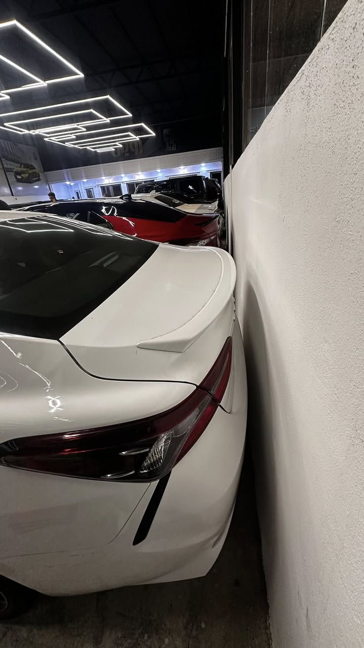 كامري 2024 se السيارة جديد كلش ضررها صبغ جامرلغ سكن امامي بدون دواخل سعره 220 وبيه مجال مكان السيارة كركوك 
***********
