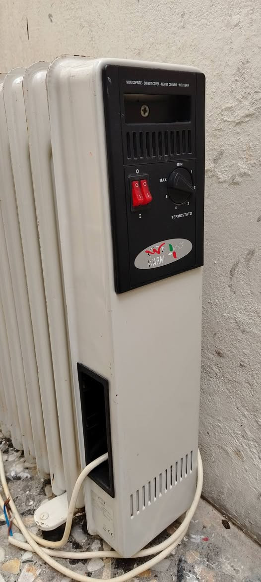 صوبه زيتيه صناعه ايطالي شغاله وعلى الفحص
السعر ٤٠
***********
