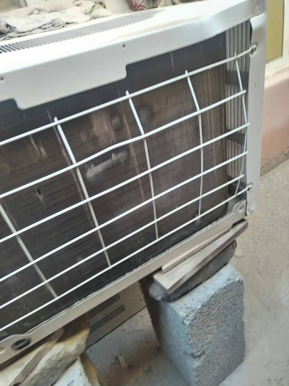 مكيف طن ونص شركة الريان نظيف كلشي مابي 200وبي مجال بسيط مستعجل عالبيعة مراسلة خاص او  الاتصل على رقم ***********
