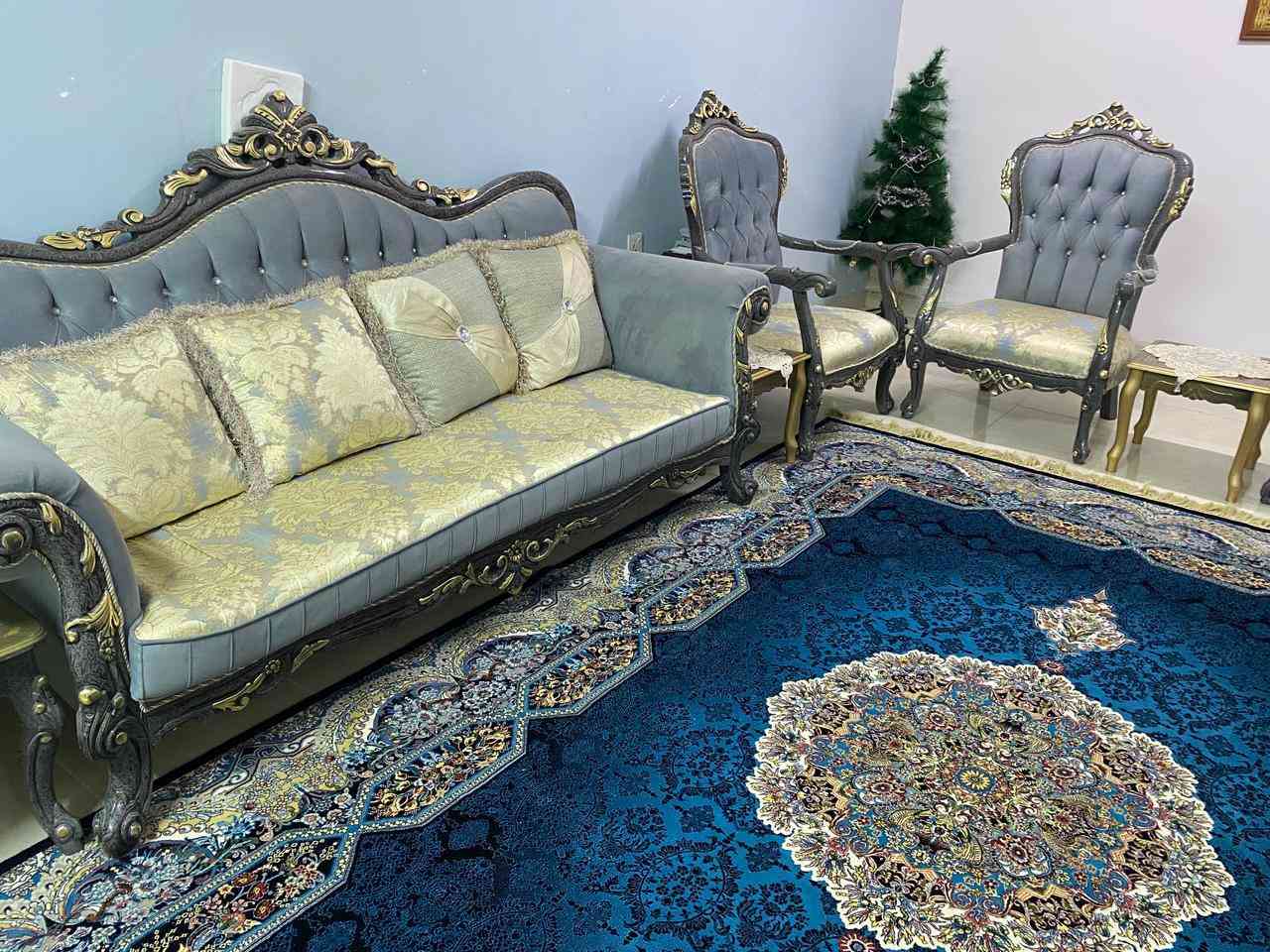 تخم مستخدم نظيف جدا مع سيت طبلات   سعر ٩٠٠ في مجمع الاميرات للاتصال ***********
