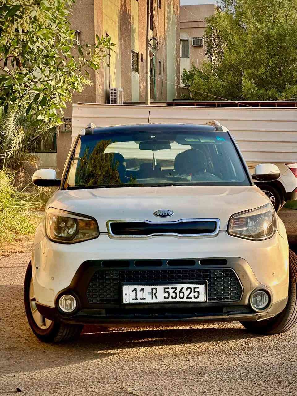 (للبيع كيا صول 2014)🚗🚨
🔥 FOR SALE | KIA SOUL 
2014 | Full Option (1/1) 🔥
فول مواصفات 1/1👌🏻💯

2Color

إذا تبحث عن سيارة نظيفة، أنيقة، ومتكاملة بالمواصفات، فهاي السيارة تستحق وقتك ومعاينتك.

✅ فول مواصفات (1/1)
✅ تشغيل بصمة + بصمة أبواب
✅ مرايا شفط مع إشارات وترحيب
✅ بانوراما
✅ كشنات جلد فاخرة
✅ تدفئة وتبريد للمقاعد
✅ تحكم كهربائي بالمقاعد
✅ شاشة حديثة مع Apple CarPlay
✅ منظومة زينون
✅ تبريد ثلج
✅ صدر أمامي وخلفي مبدل جديد

السيارة بحالة ممتازة، وما تحتاج غير ترتيبات بسيطة حسب رغبة المشتري، وجاهزة للاستخدام اليومي بكل راحة وثقة.

📍 Location: بغداد – الشعب
📲 WhatsApp: ***********

لأصحاب الذوق الرفيع… المعاينة خير دليل.
