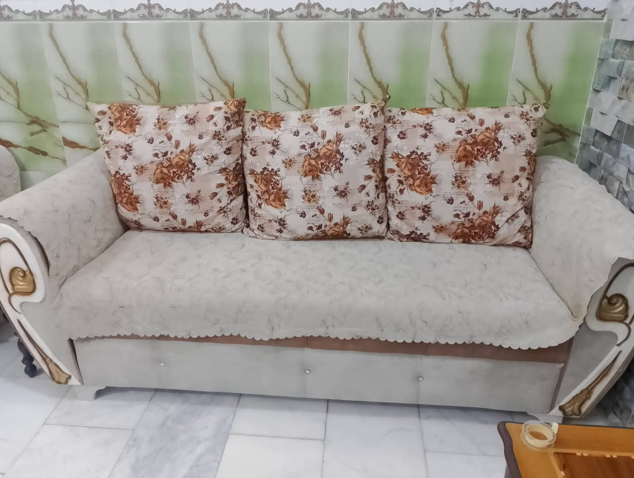 سلام عليكم تخم تركي 10 مقاعد ب300 وبيه مجال مكان شطره
***********
