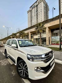 لاندكروزر GXR • ٢٠١٩ • ٦٧٠٠٠ كم