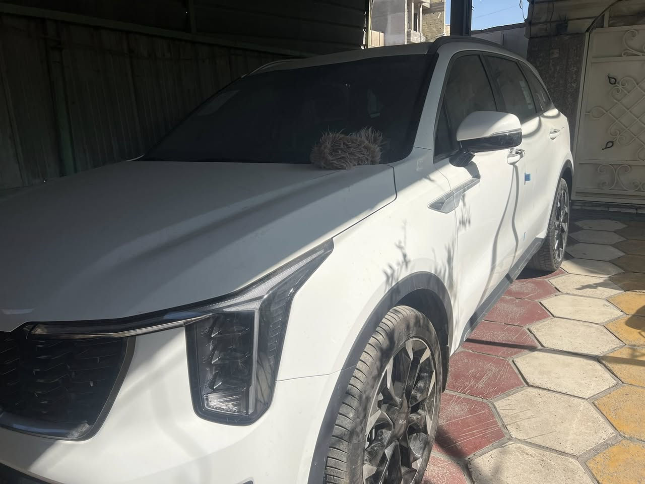 السلام عليكم
كيا سورنتو 
25 
ماشيه 13 الف 
ويل 20 
كفاله عامه عده بارد بل صندوك نص شبر 
هاتف ☎️ ***********
السعر 323
