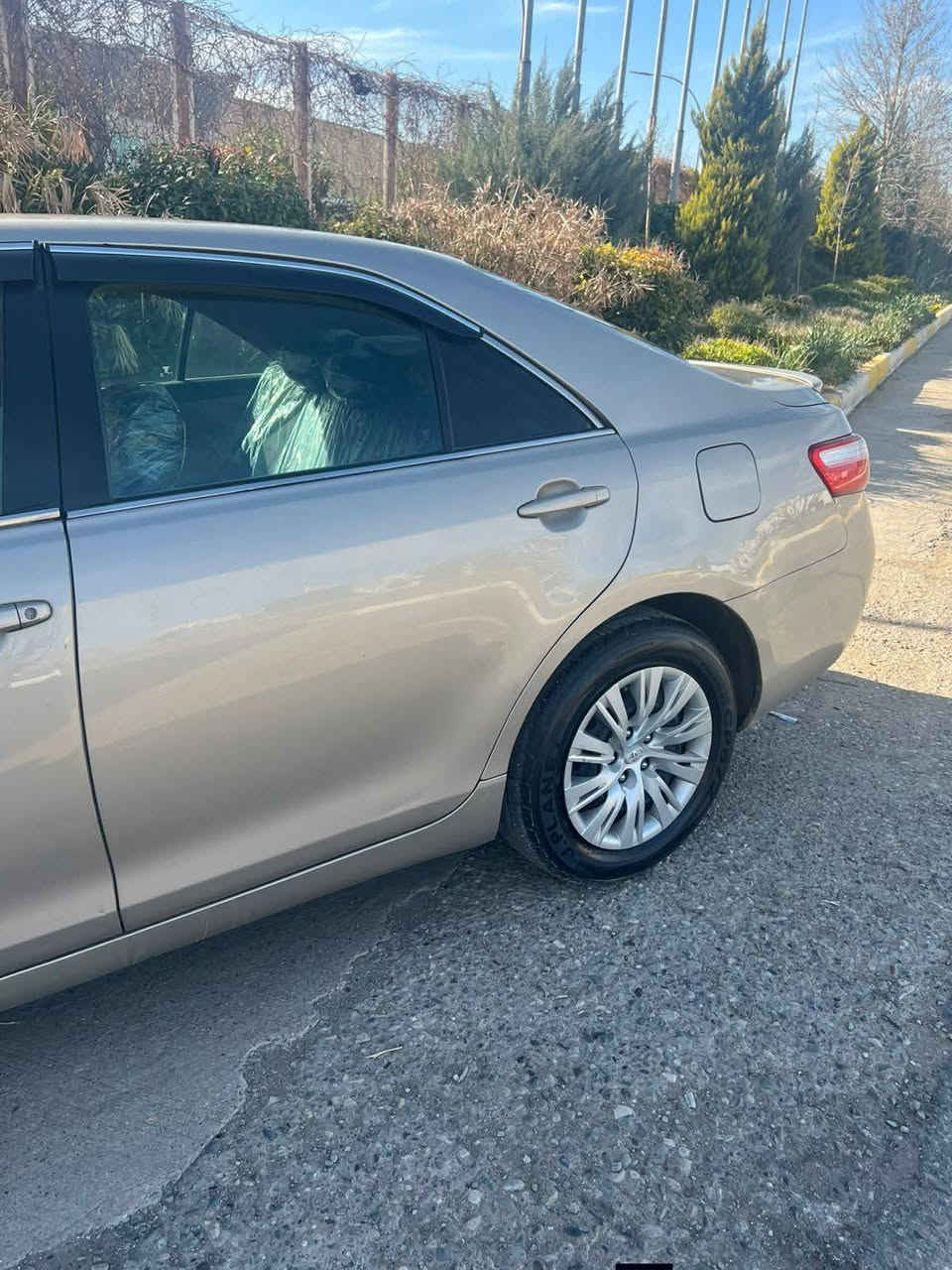 ل يدور جديد 2009 امريكي باسمي.  محرك 2400
ماشي 190 الف. حقيقي. ليبل واحد. قطعتين صبغ. 

شرط السياره. بيها سونار.  ومكفوله من الضرر🌹

السعر 110 ورقه. ل يدور ناشف وجاهز وجديد يتصل ***********.  مكان بغداد.  شرط صفاح موس
