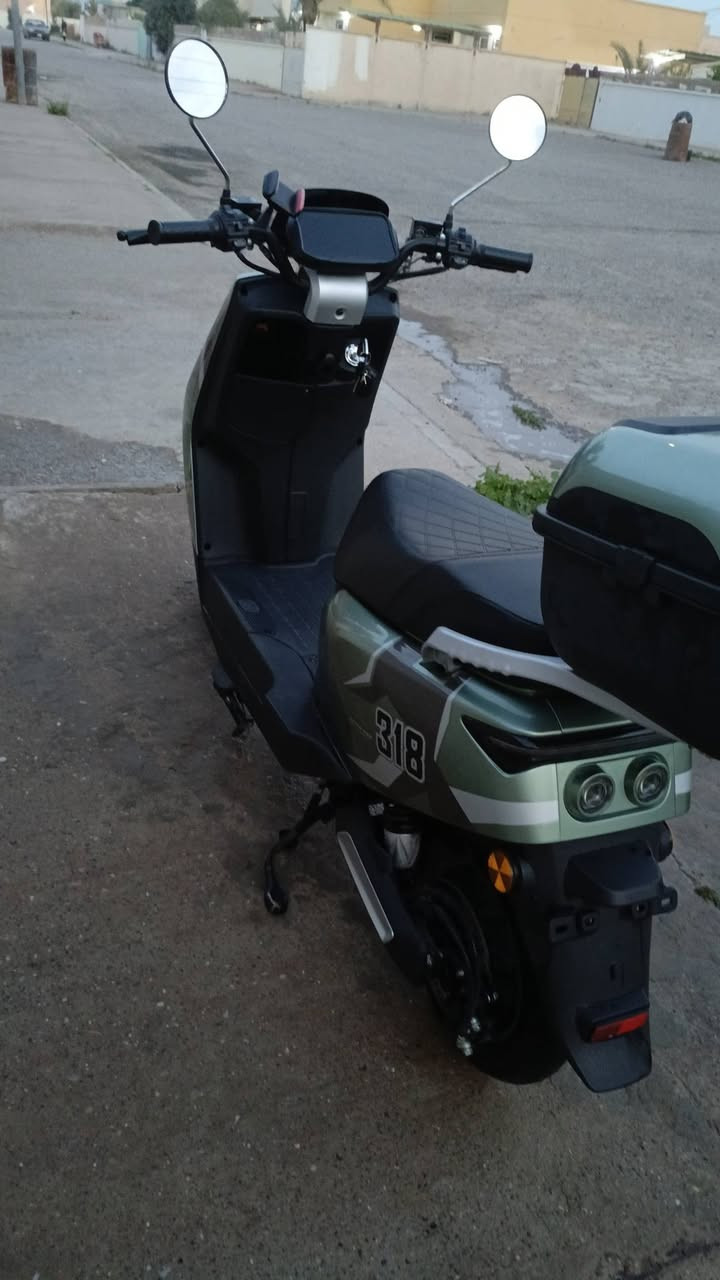 من رخصة الجميع 👋🏻👋🏻🛵🛵
السلام عليكم 👋🏻👋🏻 

دراجه شحن (318 sport)

كلش نضيفه بعدها على وضع الشركه 

دراجه كلش حلوه مابيه نقص شي 

كل كهربائياته عل وضع الشركه 

ماشيه 1493 km

بطارياته زينه 

72 volt 

24AH

310 Watt قدرة الشاحنه

220AC فولتيت الشاحنه

6 battery

ملف 2000

ملاحظه (يحتوي على تثبيت السرعه + يحتوي على نمرة R +اربع سرع )

دراجه نفس ما بل صور واحلى من هيج 

الي يحب يتواصل وياي ويدلل 

السعر 900 وبيه مجال 

الجديد ماله تعرفون سعره ميحتاج احجي عنه 

للاستفسار الاتصال على الرقم التالي 

*********** 

عنوان صلاح الدين بيجي
