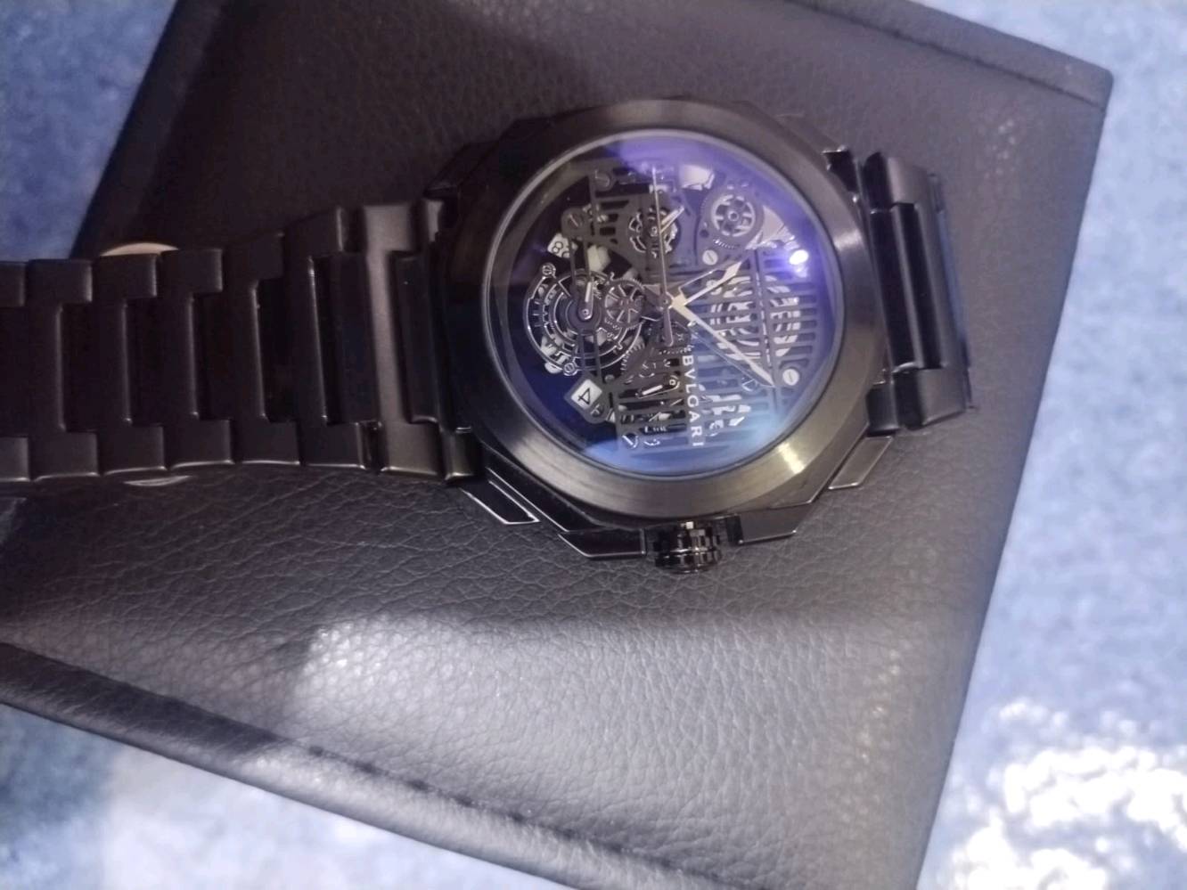 عروض🔥
ساعات كوالتي عالي 
وزن ثقيل 
سناتر شغالة 
قفل فراشة 
السعر 20 ألف 
توصيل جميع المحافظات 5 ألف
📲 ***********