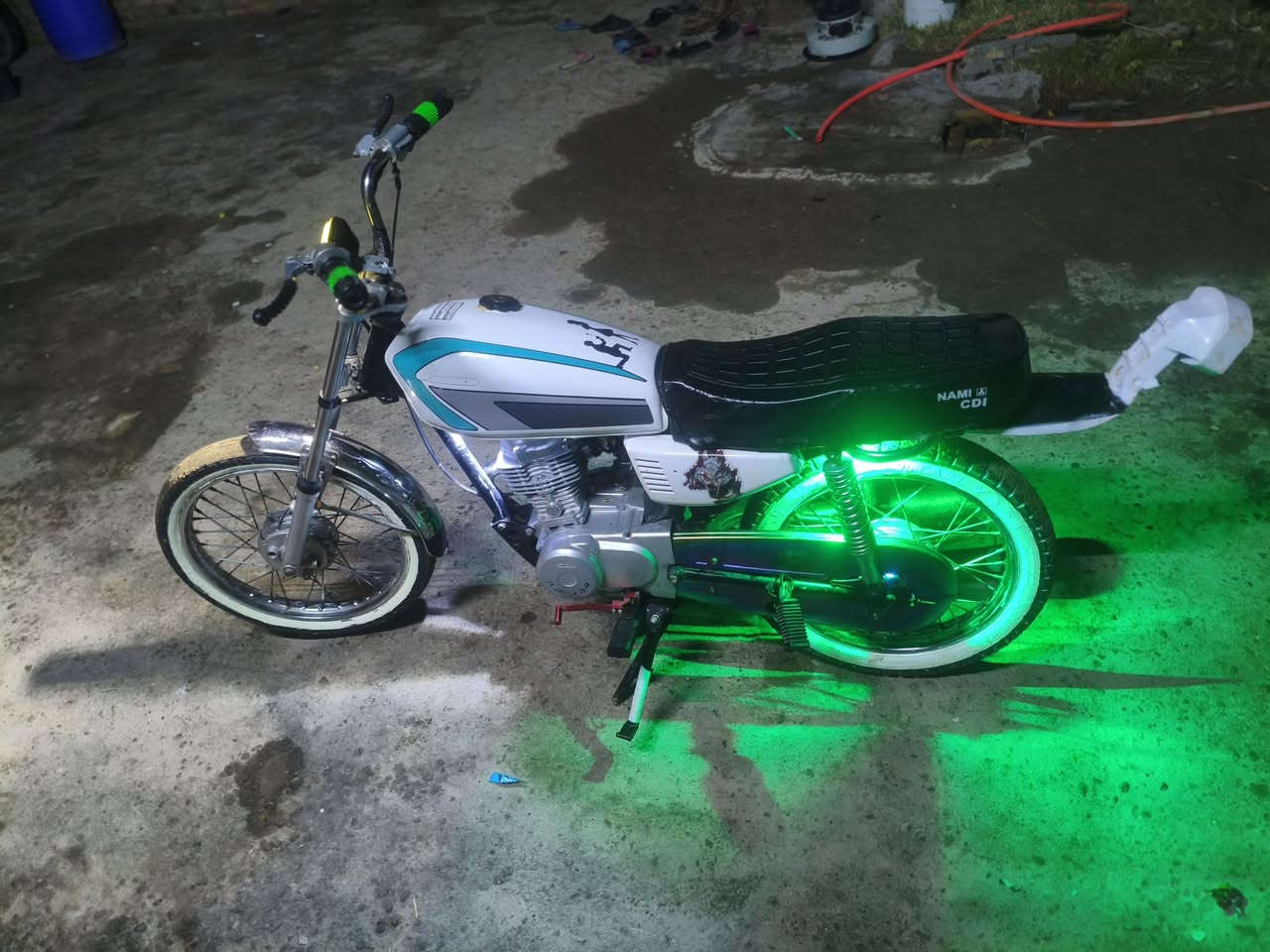 للبيع العناون غرب مطعم طواحين الهواء 
سعر خاص مكينه ما مفتوحه مو شاري لا تجي


**إذا كنت صاحب هذا الإعلان وتريد حذفه لأي سبب، رجاءا أرسل رسالة إلى الدعم الفني**