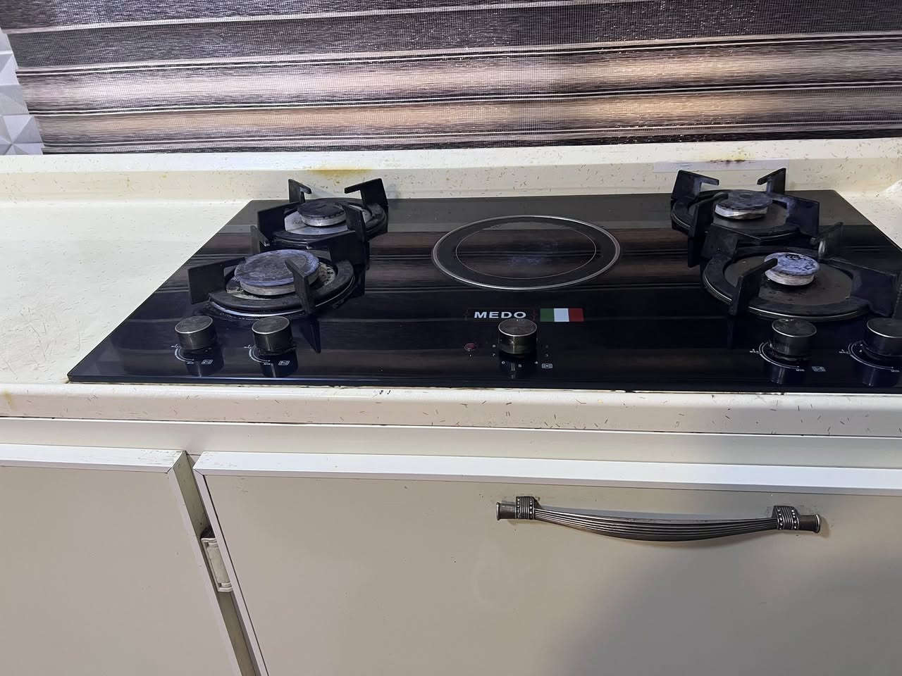 سنك مرمر وملحق تسكام متر ونص مع كاونتر و طباخ منضدي إيطالي


**إذا كنت صاحب هذا الإعلان وتريد حذفه لأي سبب، رجاءا أرسل رسالة إلى الدعم الفني**