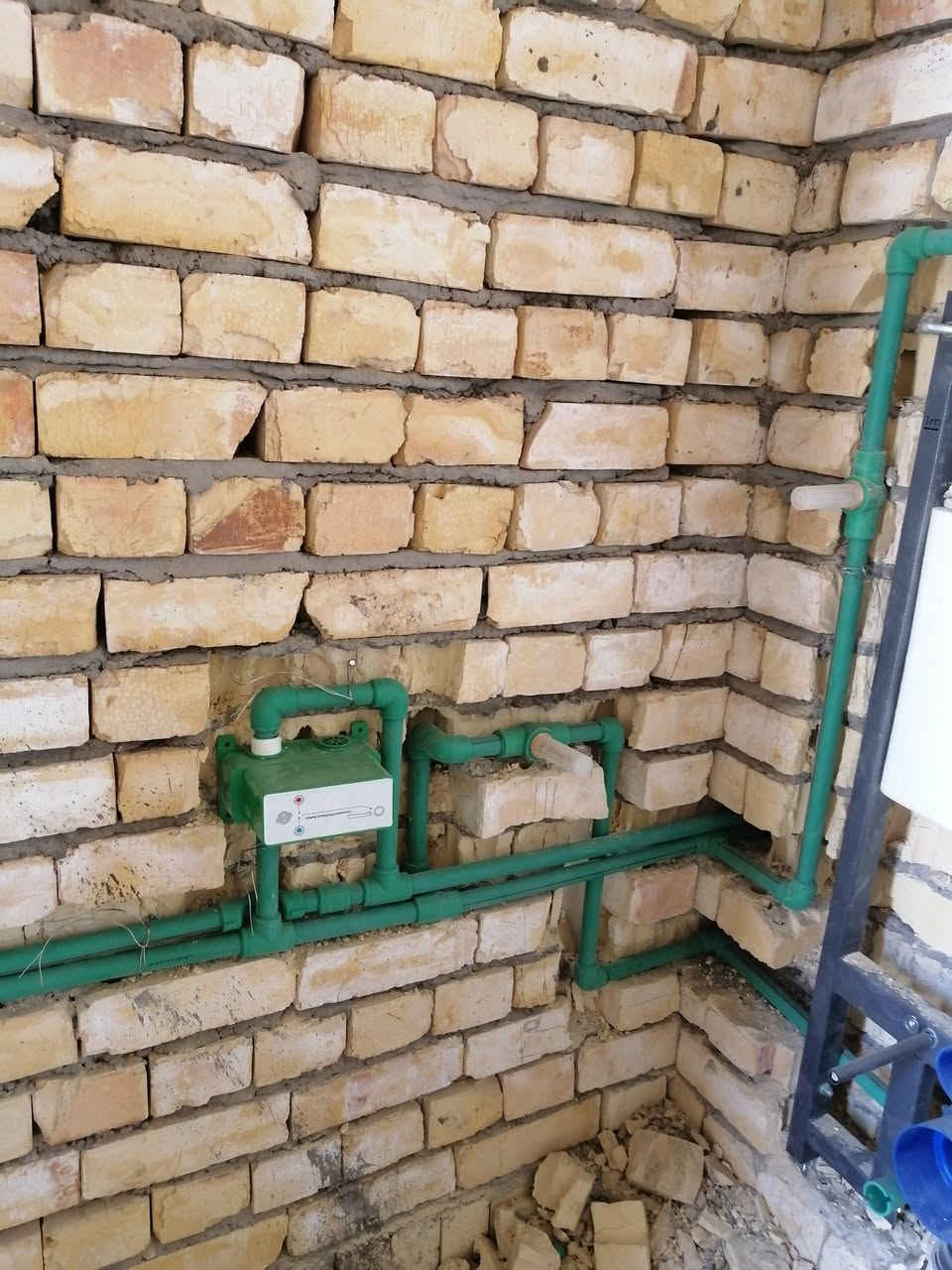 تم العمل بمواد الراك ثيرم من محلات الأخ أحمد الكرخي.....
ابو عباس الطائي للتاسيسات الصحية
للاتصال :***********
