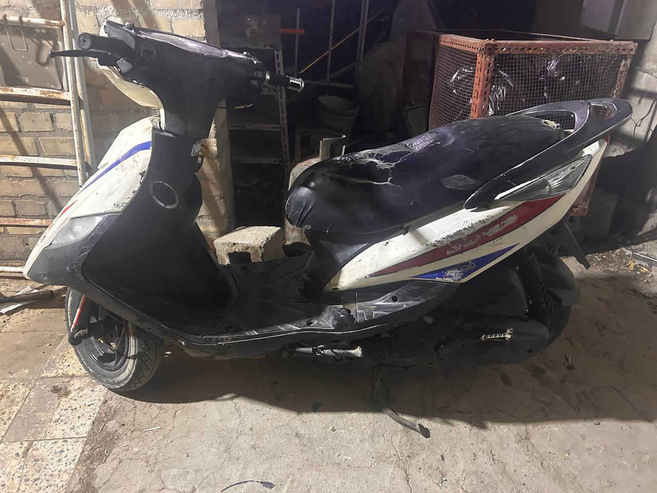 ثعلب للبيع شغاله
فقط يحتاج تبديل كفرات للدراجة او صبغ 
السعر 350 وبي مجال للطيبين 
مكاني بغداد شارع فلسطين 
للاستفسار عن الدراجة موجود بالخاص


**إذا كنت صاحب هذا الإعلان وتريد حذفه لأي سبب، رجاءا أرسل رسالة إلى الدعم الفني**