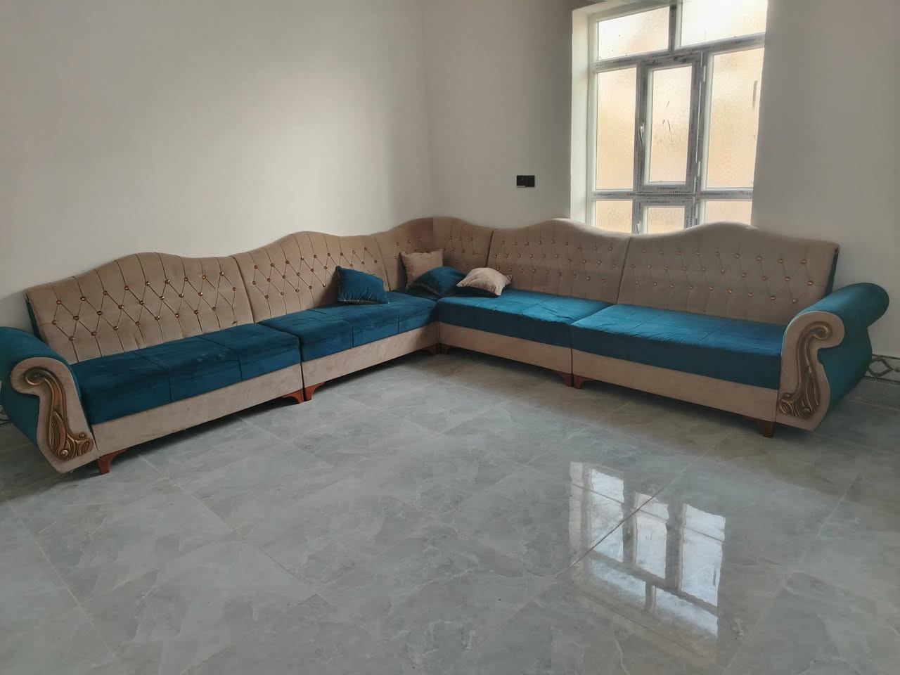 سلام عليكم يوجد قنفات  مستخدمه شي قليل للبيع
10نفرات نضافه فول
الاستفسار على هاذه الرقم *********** بي واتساب مفتوح
