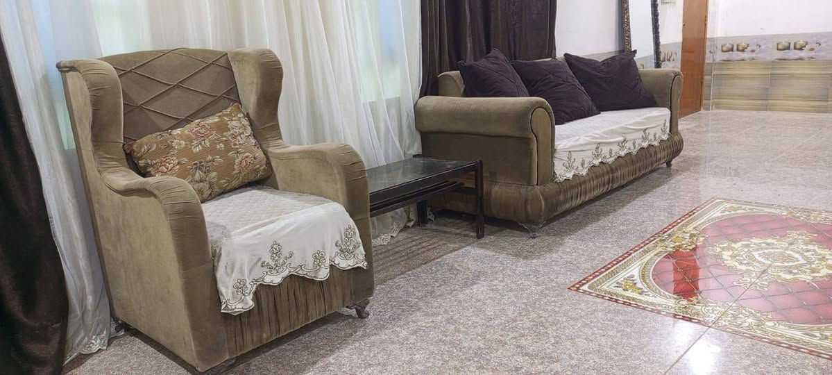 تخم ١٠ مقاعد نضيف تزاكام السعر ٣٥٠مكاني مشخاب ***********
