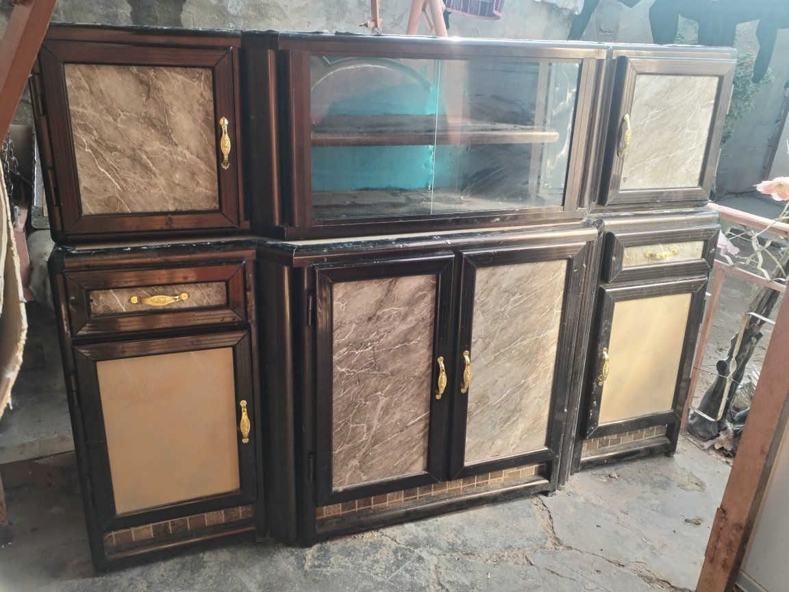 السلام عليكم كاونترين سعودي حطاطة كل كاونتر قطعتين بدون سنك الطول مترين سعر الواحد ٢٢٥ وبي مجال قليل
جرباية نفرين حطاطة السعر ٨٥ وبي مجال
ميز تواليت حطاطة ٦٥ وبي مجال
قطعة كاونتر ارضي فقط الطول مترين السعر ١٠٠وبي مجال
للاستفسار خاص اوالاتصال على الارقام التالية ***********
*********** فلوجة قرية المختار
