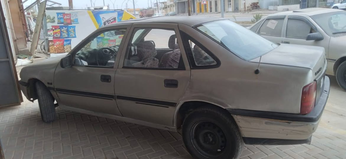 فكترا ٢٠ موديل٩٠ محرك وكهربائيات وتخم تاير جدد سياره لاضربه ولاصبغ بس دواير معمره ودوسات كابريتر صافيه زلال ونشطه وقتصاديه بل البانزين سنويه ل ٣١ بسمي غرامات صفر هزه جديده ب ٣٠ ورقه مكانها سامراء جماعت الوعده والقصاط والمراوس اعتذر منكم ابيع نقد الرقم ***********
