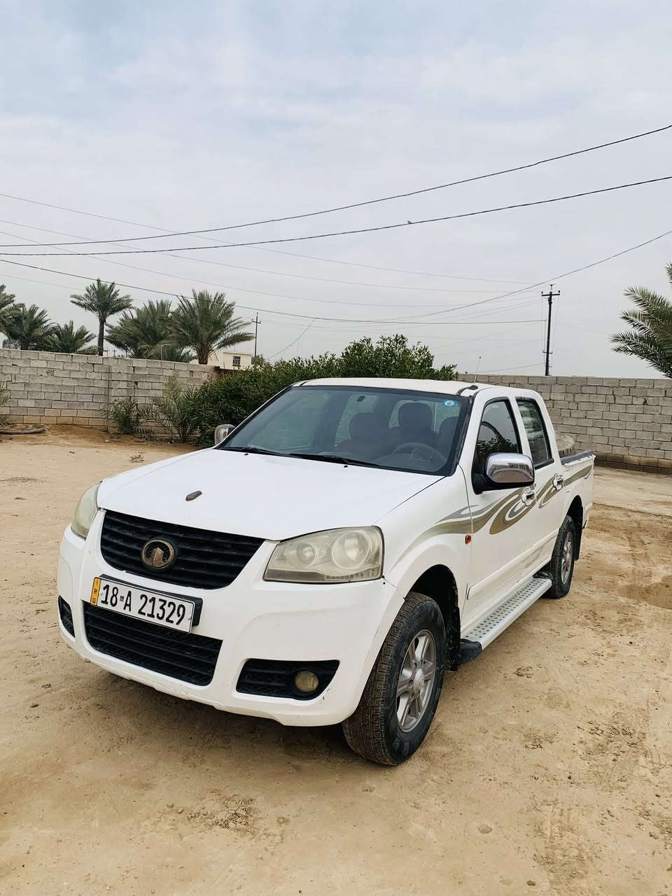 للبيع سيارك كريت ويل  موديل 2013 المكان بغداد السعر 65 وبيها مجال ***********
