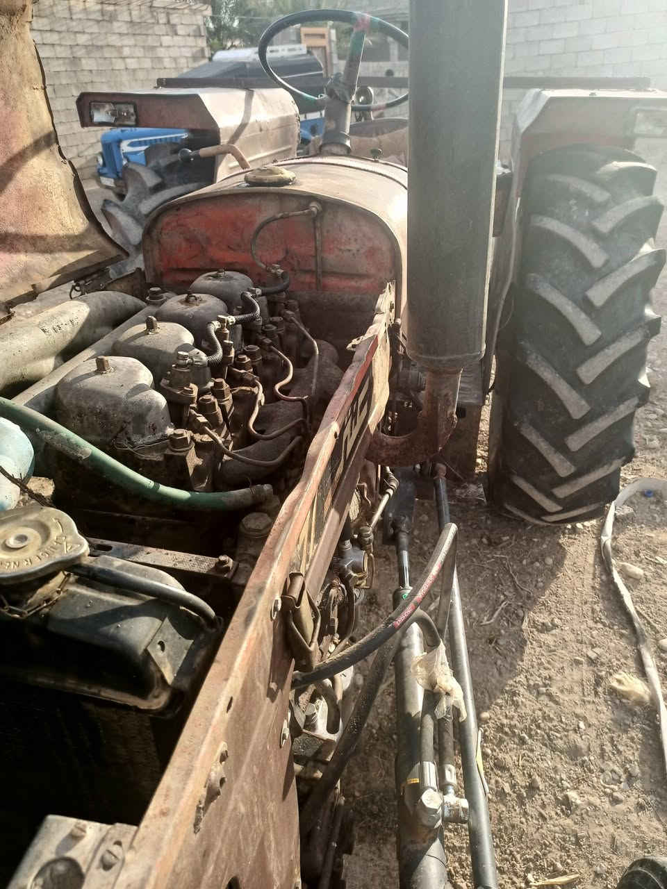 مكينه عنتر  موديل 86  وراهه ديجر  فيدان.  خرماشه.  السعر 6500 بيه مجال ***********.      ***********
