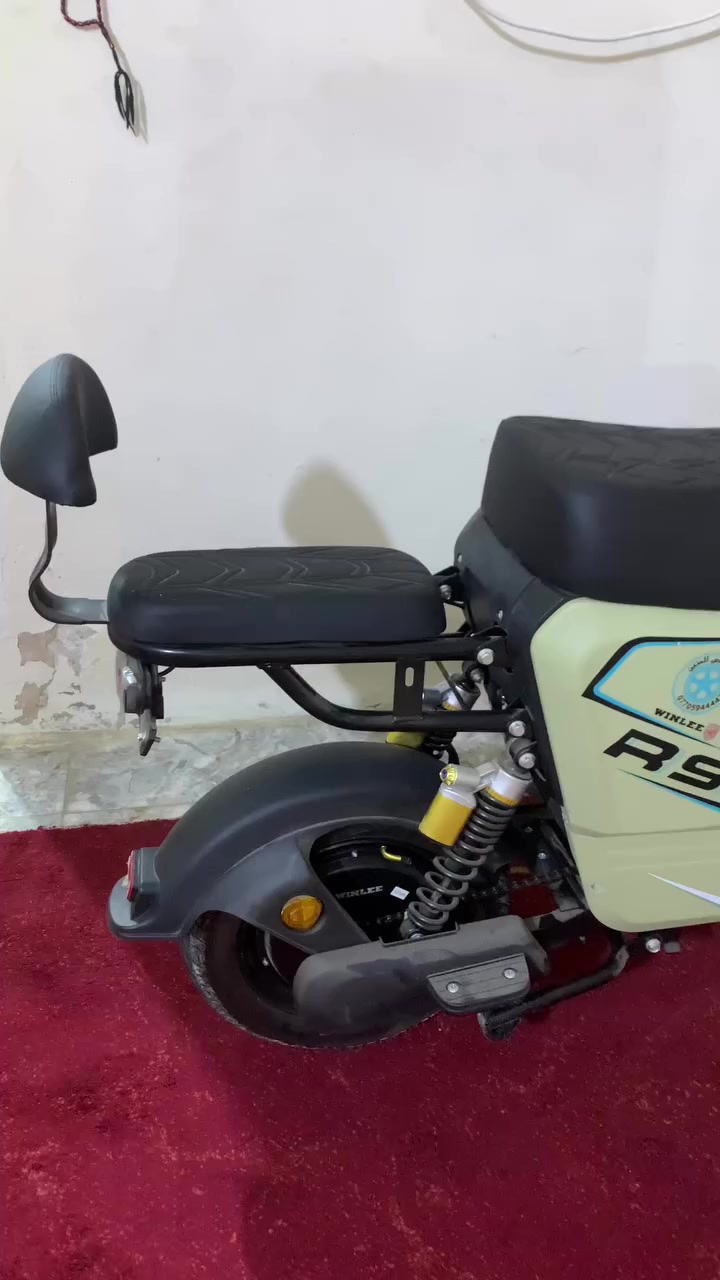 السلام عليكم دراجه شحن للبيع نوع R9جديده تجي خمس بطاريات تمشي 30 كيلو حقيقي طول بشحن من 3 ساعات الى 4 ساعات جديده  غير مستعمله السعر 570 و بيها مجال للتواصل الاتصال واتساب ***********
