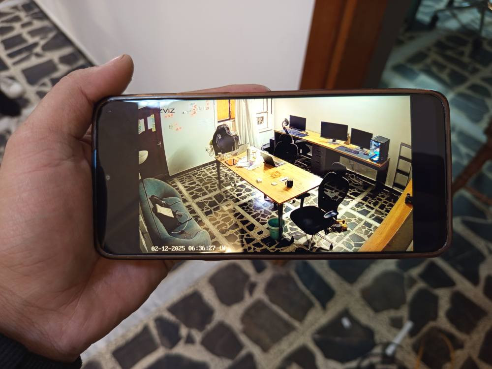 📢 كاميرات مراقبة واي فاي – حماية بيتك بلمسة!
🔒 أمان أكثر… راحة أكثر!

توفر جميع انوع كاميرات مراقبة لاسلكية 
مثل نوع : #EZVIZ الاصلي وكاله 
      ونوع : #BRAVUS 
       ونوع : #TORNADO

🎥 #كاميرات #مراقبة #لاسلكية (#Wi-Fi)
✔️ تركيب بدون أسلاك
✔️ رؤية ليلية HD
✔️ تربط عالتلفون مباشرة
✔️ تنبيه فوري عند الحركة
✔️ تخزين سحابي / ذاكرة SD
✔️ مايكروفون وسبيكر – محادثة ثنائية
✔️ مقاومة للمطر والغبار (Out/Indoor)
✔️ متحركه 360 درجه 
💰 أسعار مناسبة – ضمان حقيقي  وجودة عالية
🚚 توصيل لكل مناطق بغداد 
ومتوفر كادر عمل نصب وصيانه جميع انوع كاميرات  في جميع مناطق بغداد كرخ ورصافه 

📞 للاستفسار والطلب:
اتصل / واتساب: ***********
