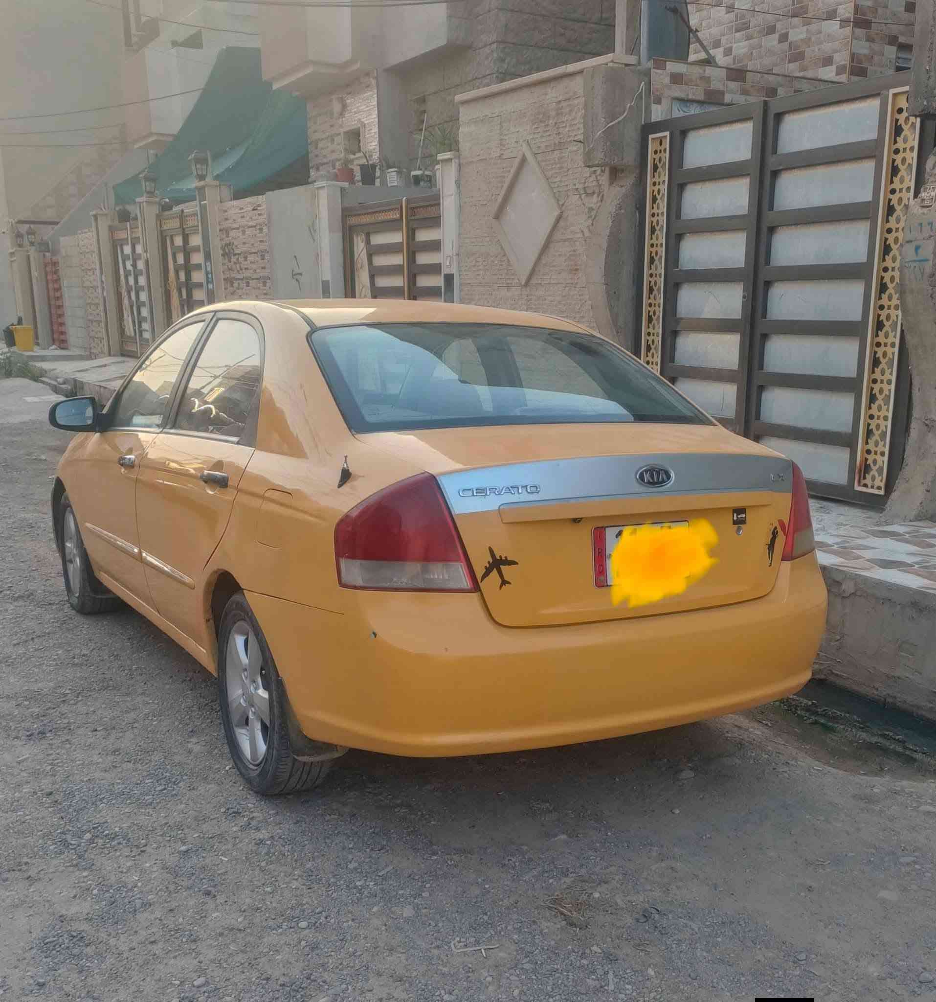 كيه سيراتو خليجي للبيع بدون طخه مصبوغه مره وحده بيها تلقيطات مال تكسي مكينه 16 كير عادي تبريد شرط بس غاز موديل 2008 رقم بغداد انكليزي هزه جديده سنويه 2031 اني الشرعي طخم جديد مكينه مال قصه كهربائية كلها شغاله شاشه كامره دوار مكانها موصل السعر 70 وبيها مجال
***********

