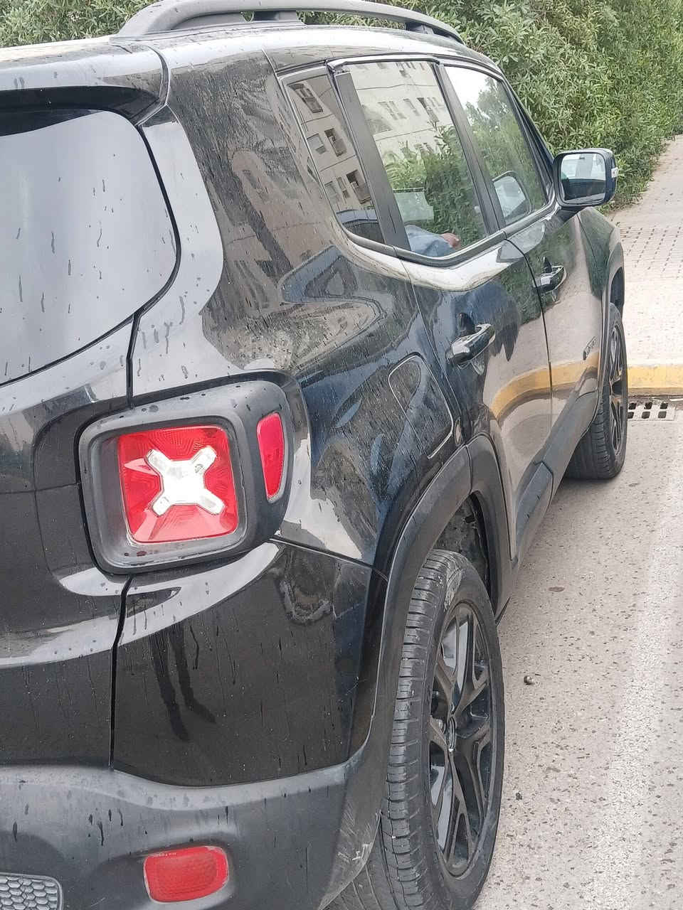 بسم الله الرحمن الرحيم
السلام عليكم

جيب رانجيد ٢٣

اللون اسود 

رقمها اربيل تحويل او وكاله

محرك 1300 سوبر تيربو 

ماشيه ٢٠ الف قابله للزياده 

حادثها جانبي جهة السايق بابين مبدلات بلاديه وباب الخلفي جه الثانيه صبغ والباقي كبس شركه السياره جديده مال بيت 

سعرها 128 وبيها مجال 

ه/ ***********

مكاني مجمع بسمايه
