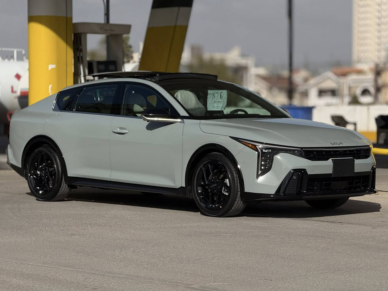 2025 k4 Gt line
كي فور جي تي لاين 2025 👍  
فئة Gt line 1/1
السعر 208$ وبيها مجال 
موديل : 2025 🫆
المحرك : 1600توربو 🚀
الحالة : بدون صبغ بدون دواخل بدون ايرباك ربع صندوك بارد 
العداد : 3 الاف ميل فقط زيرو 
الموصفات  Gt line 🔥
1/1
5 كامرات
كشن خزن
كشن حضن
بصمة ابواب لمس. +تشغيل عن بعد
‎بانوراما
‎كشنات كهرباء   
كشن حار بارد ❄️♨️
‎كشن خلفي هيتر 
‎رادارات جوانب  +خلفي و امامي + توقف تلقائي 
‎انارة داخلية متغيرة 10الالوان
‎حساسات امامي + خلفي  
 هاندبريك بصمة + اوتو هولد للتوقف في الازدحام
‎شاحنة وايرليس
‎منافذ USB امامي خلفي
‎تبريد قطعتين + تبريد شاشه متصلة 
‎صندوق الكتروني يفتح عند الاقتراب
‎شفتات بالستيرن 
‎نظام الترحيب عند الاقتراب داخل وخارج السيارة
‎نظام تحديد المسار للسياقة بين الخطوط
‎مستشعرات بالباب من تفتح الباب تتوقف السياره
‎نظام normal +sport +sport plus +custom 
5 وضعيات صوت المكينة 
بانوراما طكتين
‎تبريد مركزي +تبريد لمس

السعر 208$ وبيها مجال 
بدون رقم تترقم أربيل 

مكان السياره اربيل🤍
  Omar ☎️📞
***********
