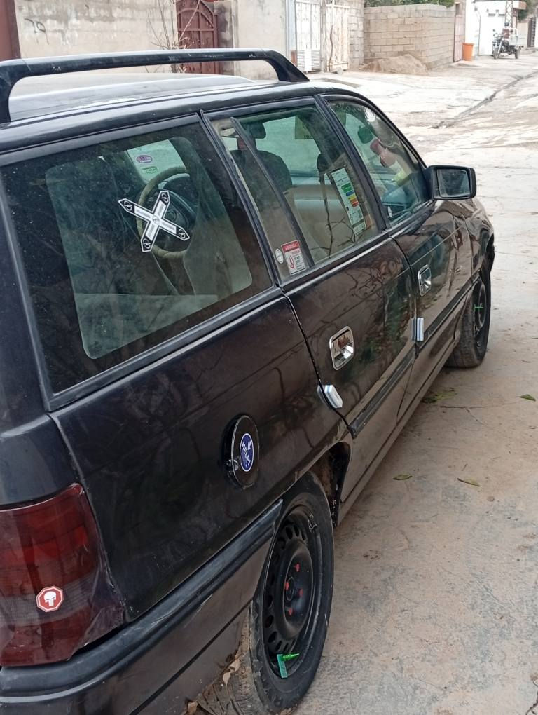 موديل 93 
. سنوية جديد لحد 2028
دفتر وقود موجود
شرت تحويل و وكالة
*********** كركوك, العراق
