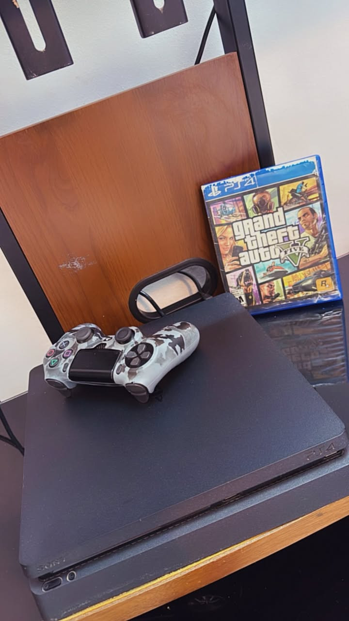 سلام عليكم للبيع بلي٤ سلم الجهاز ما مفتوح اخر تحديث قيم و بلعافيه على ياخذة مكاني بغداد الزعفرانية رقم الهاتف ***********
