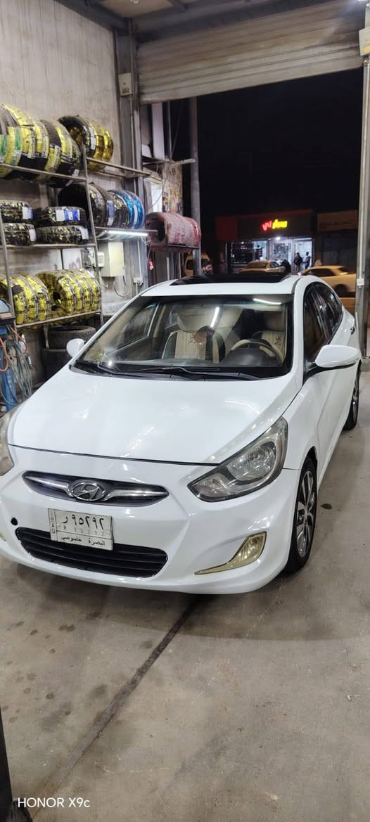 السلام عليكم هونداي اكسنت خليجي  موديل 15 رقم بصره مشروع وطني سنويه لل 27 محرك 1600السياره جاهزه من كلش 
مكان السياره بصره استفسار هاتف ***********
 السعر 93
