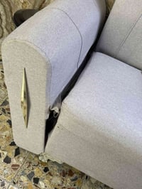 كنبة • جديدة • يد مكسورة