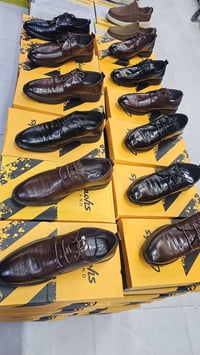 حذاء طبي • مقاسات ٤٠-٤٥ • الموصل حي الحدباء