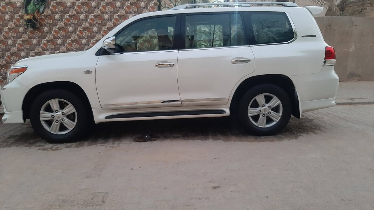 سلام عليكم للبيع لاندكروز مديل 2010 سياره كفاله عامه عده شبر بارد يم قبق البانزين كير مكينه شرط لافتح ولاتبخير حداديه جديده سياره محدثه 15موصفات السياره فتحه سقف دفدي بالقماره تبريد ثلث قطع ارباك اشاير بالمري شاشه كشنات جلد معروفه موصفات لاندكروز ماشيه188 حقيقي سياره جانت مضمومه تقريب ٧ تشهر مامفتر وياله تريد وكاله تريد مداور حاضر رقم الهاتف ***********
