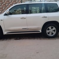 للبيع لاندكروز مديل 2010 سياره كفاله عامه عده شبر بارد يم قبق البانزين...