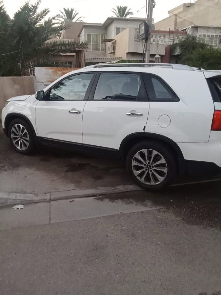 سورنتو ٢٠١٥ خليجي ٧ راكب ٦ سلندر رقم بغداد مري شفط كشنات جلد حساسات امامي خلفي صبغ جنطة خلفية سيارة مابيها نقص مكان بغداد حي العدل سعر ١٦٥ لاستفسار الاتصال ***********
