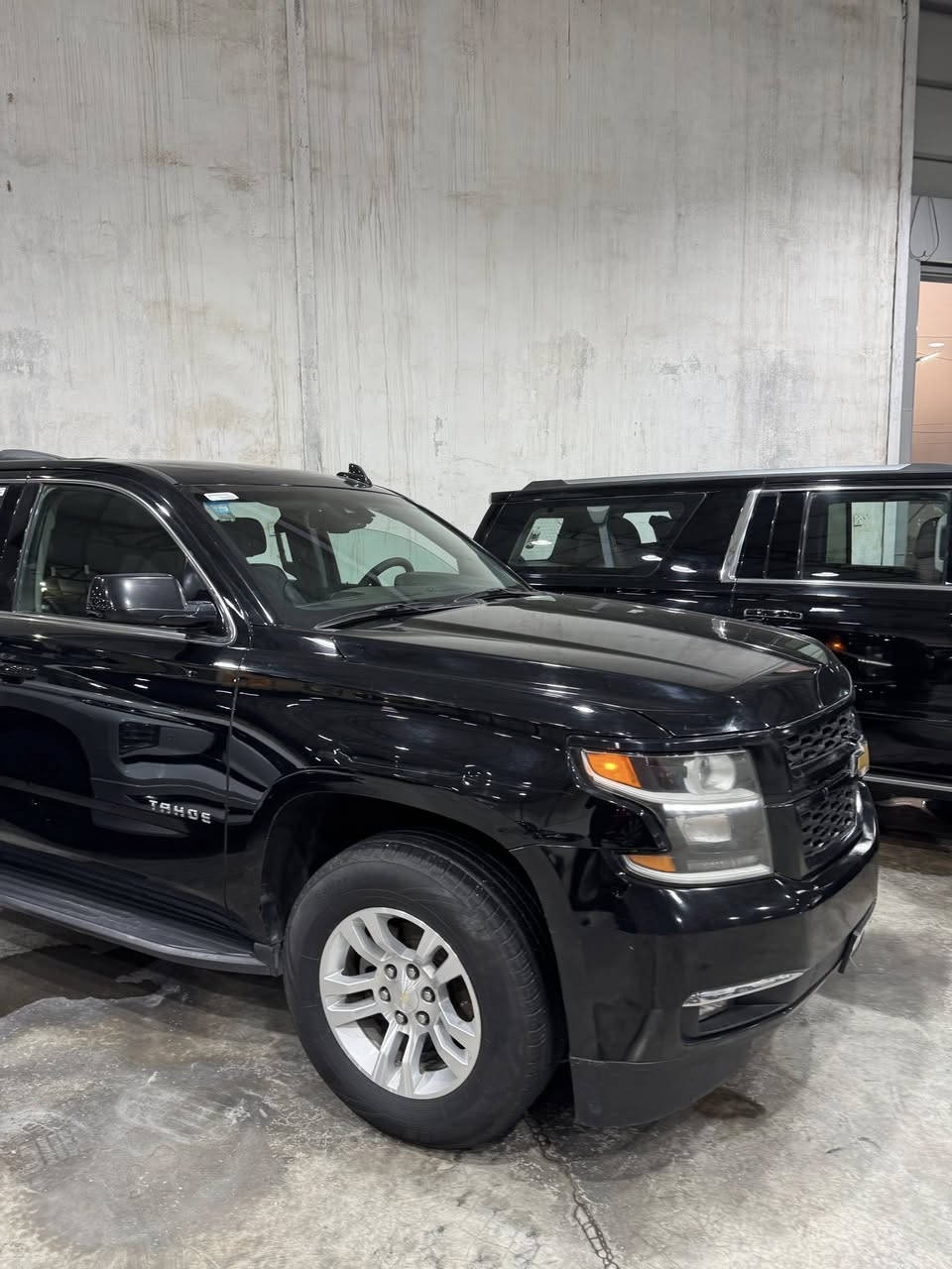 تاهو 2019.LT وارد امريكي
السيارة نصبتها حلوة ورقمها ذي قار 27 الرقم الجديد 
بيها 5 قطع صبغ   مكان السيارة بغداد 
رقم الشاصي موجود بالصور

للاستفسار 
***********
***********
