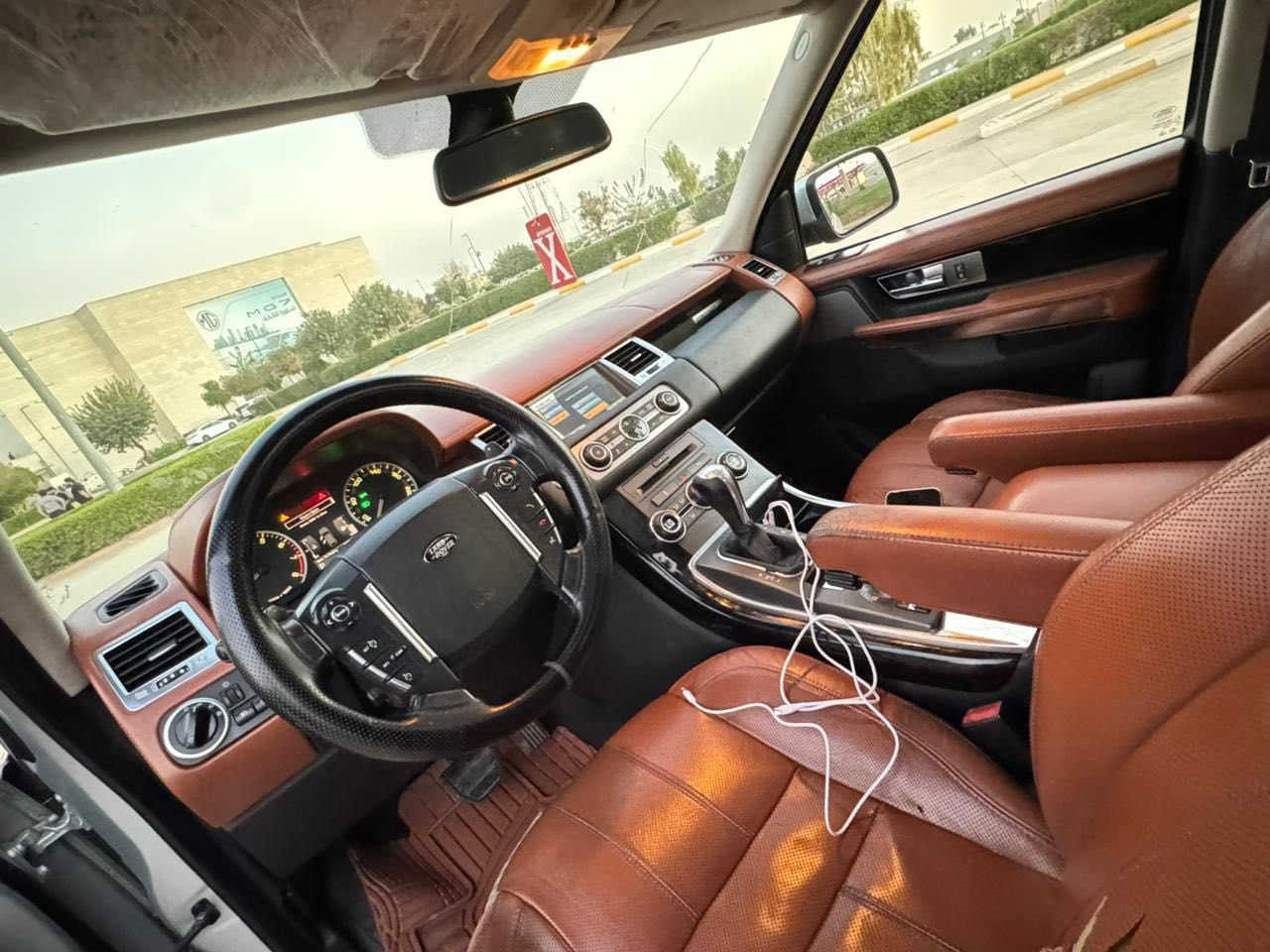 رانج روفر 2011 وكاله سردار خليجيه 
مكفوله كفاله عامه كير محرك بشرط محرك بدون سوبر 
فول موصفات داخل مشمشي 
ماشيه 103 كم وضع شركه 
حساسات كامرات 
فتحه بصمه 
فور ويل وانضمه قياده 
لايت دوار ويه الستيرن 
جكات
سعره 157ومجال بسيط 
مكانه اربيل 
***********
