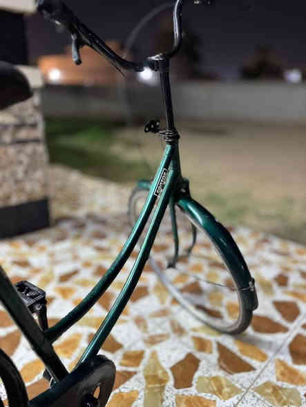 السلام عليكم
للبيع بايسكل حجم 26 
لون اخضر + وشم بل لون 
كل نقص مابي جديد جدآ 
استخدام شي قليل
 للتواصل *********** 
مكاني مقابل منشأ نصر شارع عمشه
